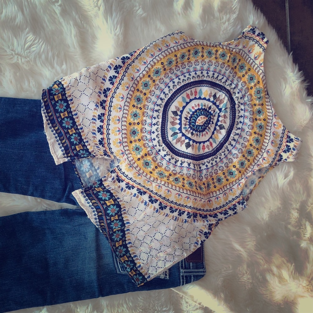 Sleeveless Lightweight Blouse A-2
